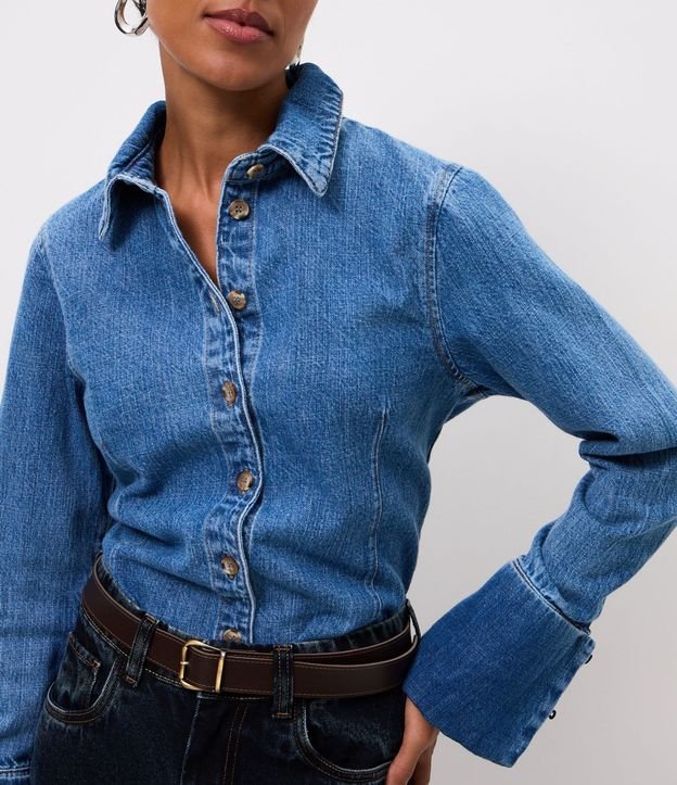 Camisa en Jeans con Botones y Puños Alargados 4