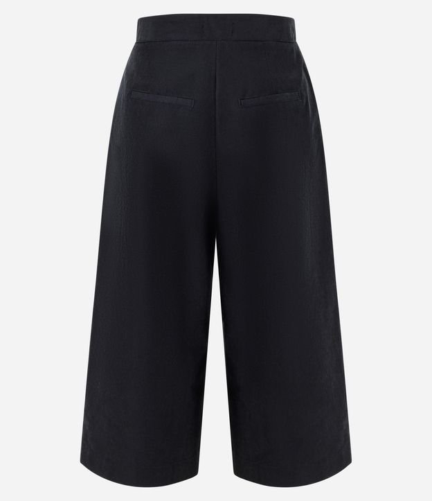 Pantalón Pantacourt en Sarga con Pliegues Delanteros 6
