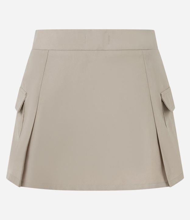 Short Pollera en Sarga con Bolsillos Cargo y Pliegues 7