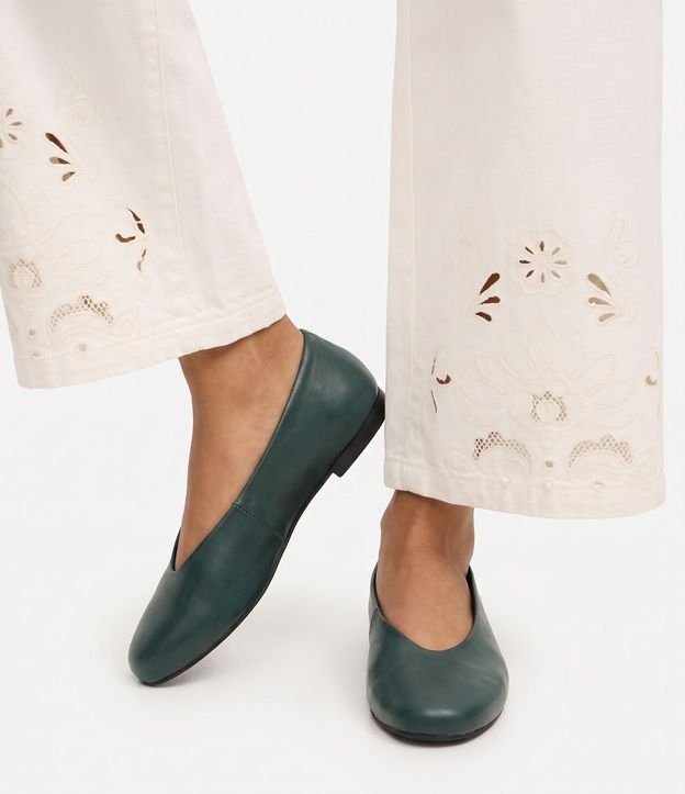 Zapatilla en Cuero con Punta Redonda 2