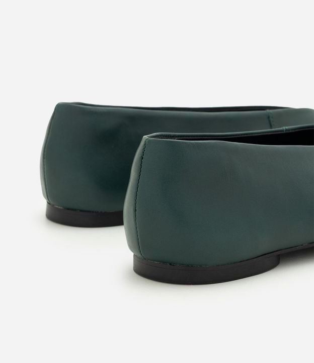 Zapatilla en Cuero con Punta Redonda 3