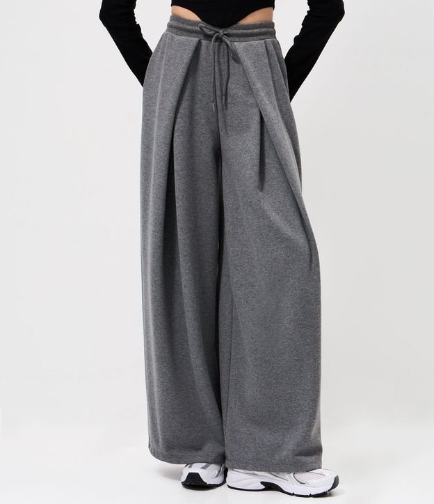 Pantalón Wide en Suedine con Pliegues Delanteros 2