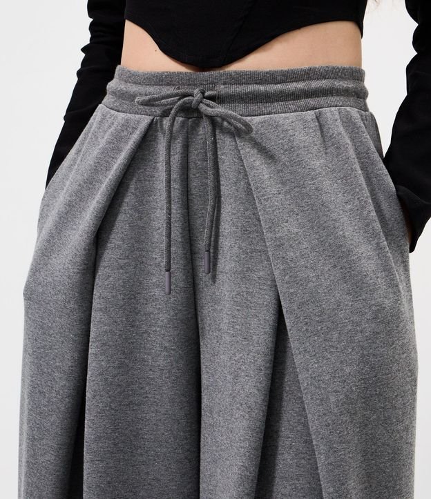 Pantalón Wide en Suedine con Pliegues Delanteros 3