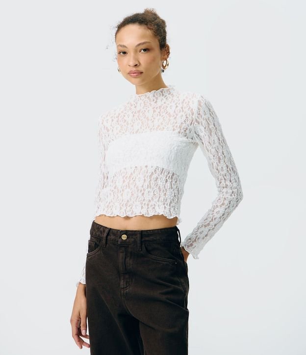 Blusa Manga Larga en Encaje Vazado con Transparencia y Cuello Alto