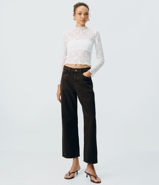 Blusa Manga Larga en Encaje Vazado con Transparencia y Cuello Alto 2