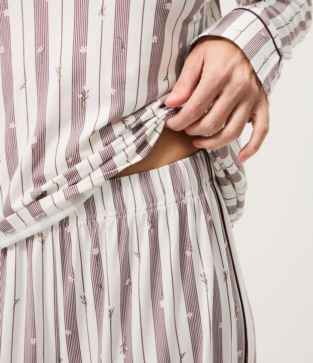 Pijama Largo en Peach Touch con Estampa de Rayas Contrastante 3