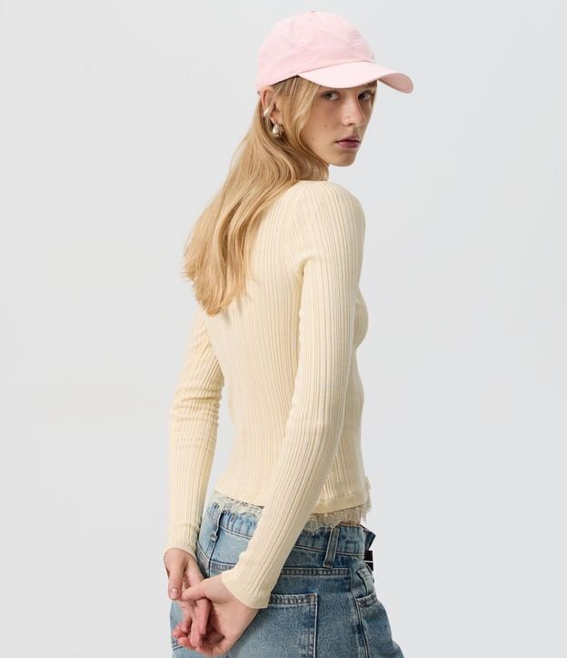 Cardigan en Punto Canelado con Encaje y Abotonado 4