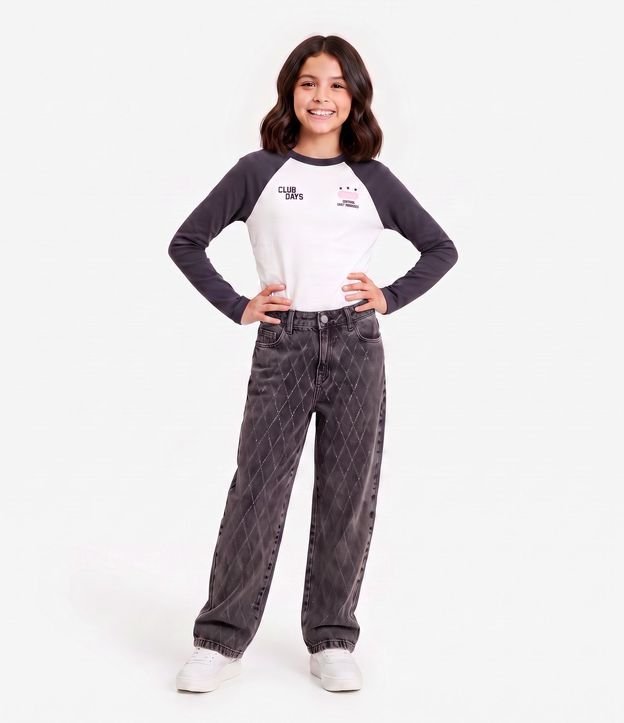 Remera Baby Look Infantil en Algodón con Manga Raglán y Lettering Puff - Talle 5 a 16 años