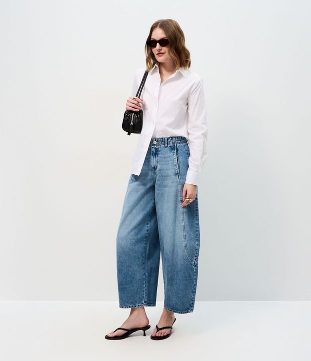 Pantalón Barrel en Jeans con Cintura Alta y Recortes