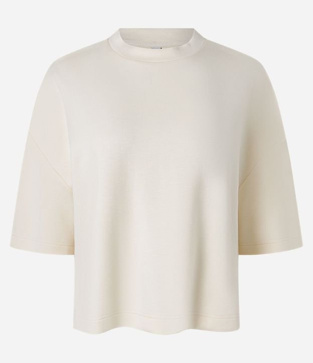 Remera en Modal con Modelo Amplio y Cuello Alto