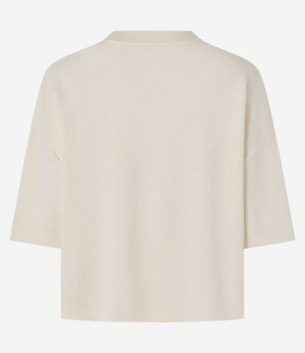 Remera en Modal con Modelo Amplio y Cuello Alto 2