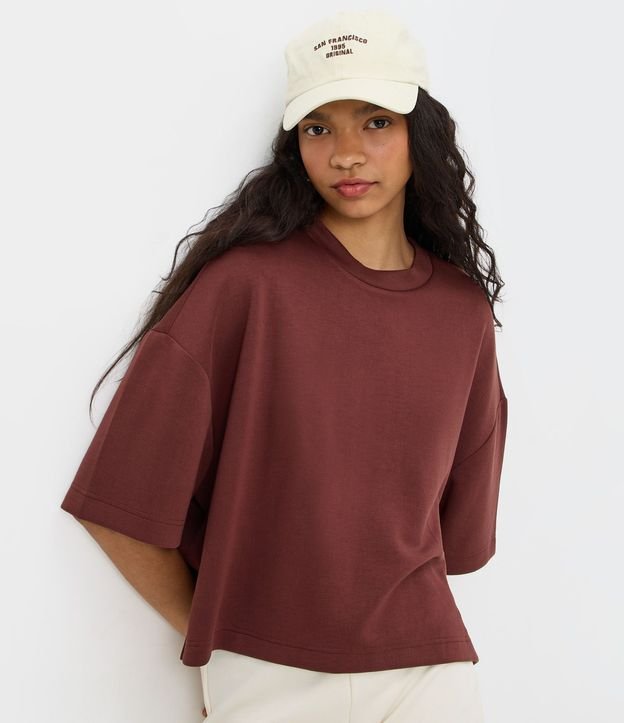 Remera en Modal con Modelo Amplio y Cuello Alto 3