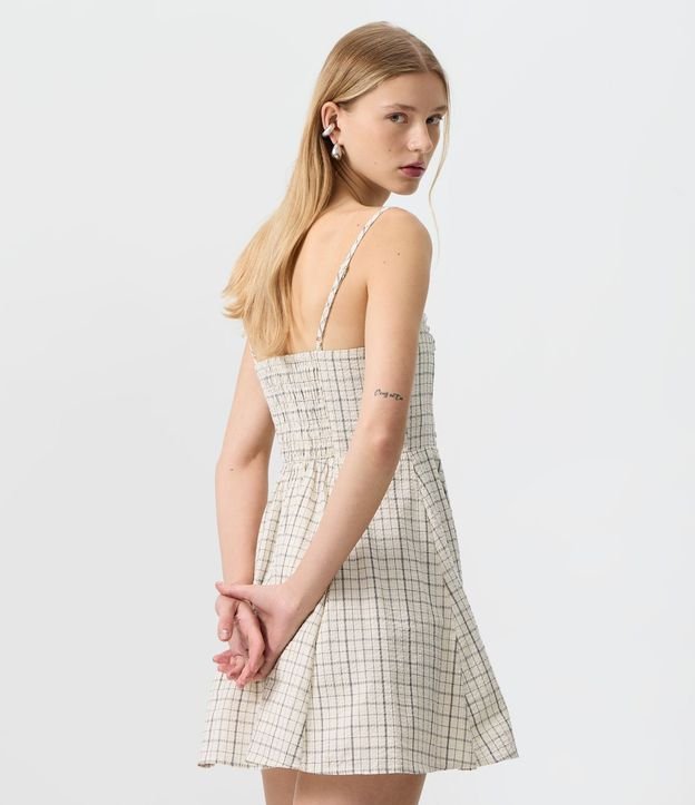 Vestido en Viscosa con Bretel Soft Texturizado de Cuadros 4