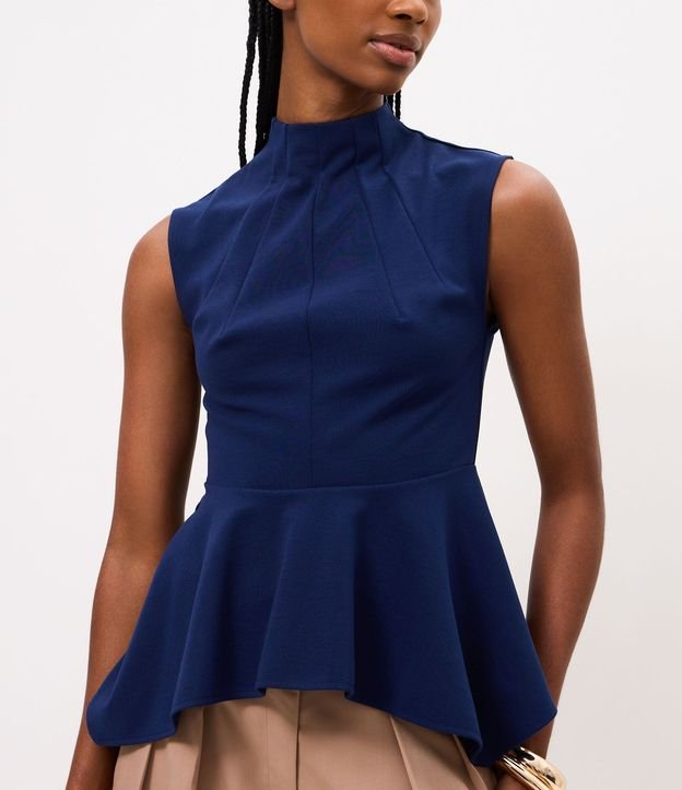 Blusa con Cuello Alto y Bajo Peplum Asimétrico 5