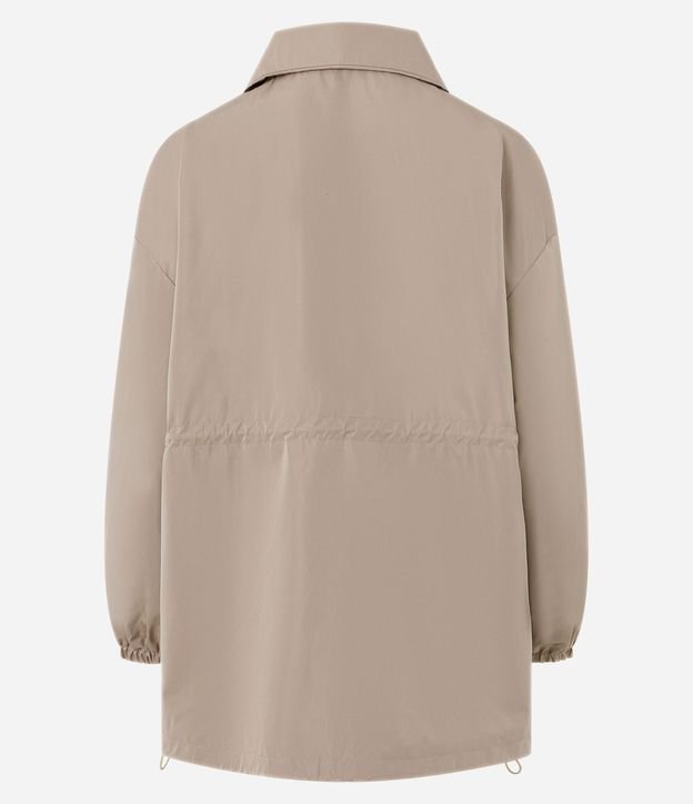 Campera Corta Vento Oversized con Ajuste en la Cintura y Bolsillos con Solapa 11