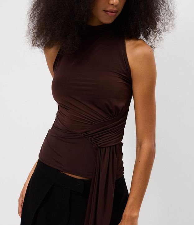 Blusa Cuello Halter en Malla con Detalle de Cinta Suelta 3