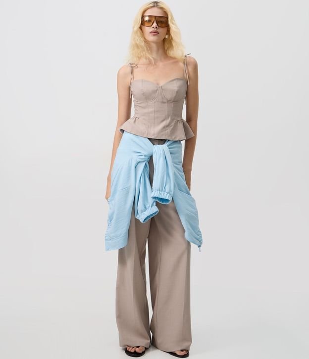 Blusa Peplum con Escote Corazón y Lazo en los Breteles 2