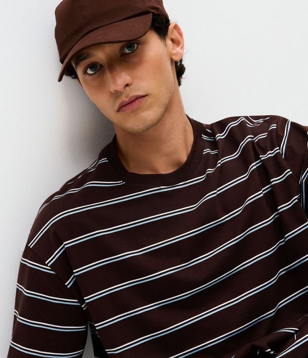 Remera Relaxed en Algodón con Estampa Rayada 4