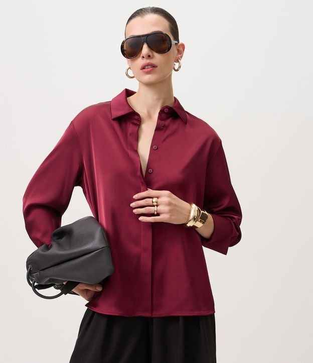 Camisa Satinada con Cuello Clásico