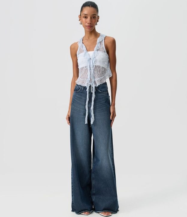 Blusa en Poliamida con Encaje y Volados en el Escote 2