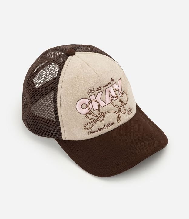 Gorra Trucker con Bordado Lettering