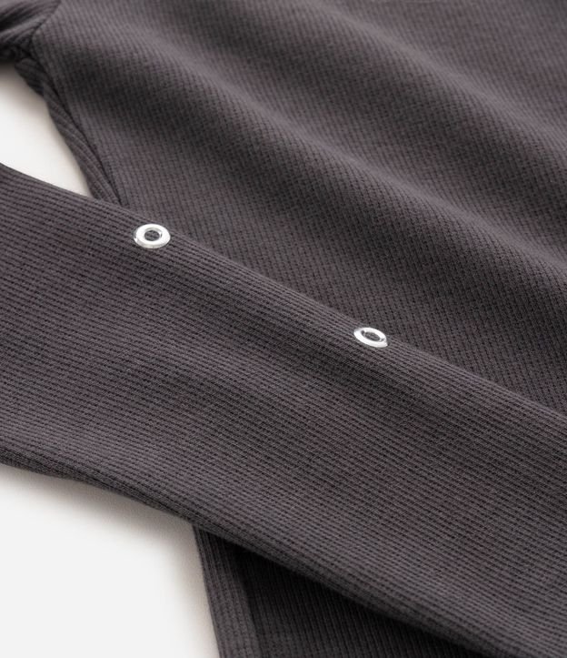 Blusa Infantil con Bordado Kuromi y Ojale en las Mangas - Talle 1 a 16 años 3