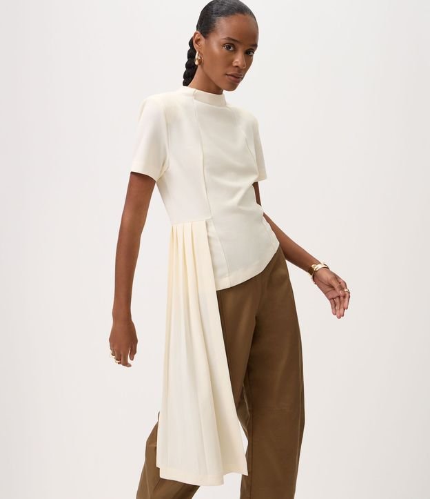 Blusa en Crepé con Panel Asimétrico 1