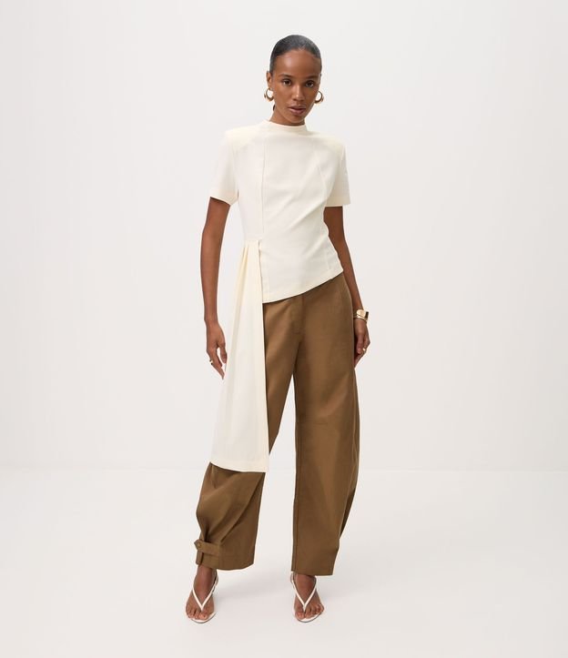 Blusa en Crepé con Panel Asimétrico 2