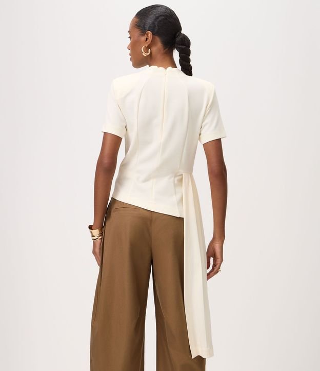 Blusa en Crepé con Panel Asimétrico 4
