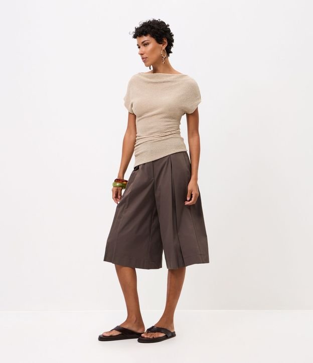 Blusa Asimétrica Texturizada con Manga Corta 2