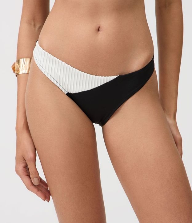 Bikini Bombacha Básica en Microfibra con Estampado Color Block 2