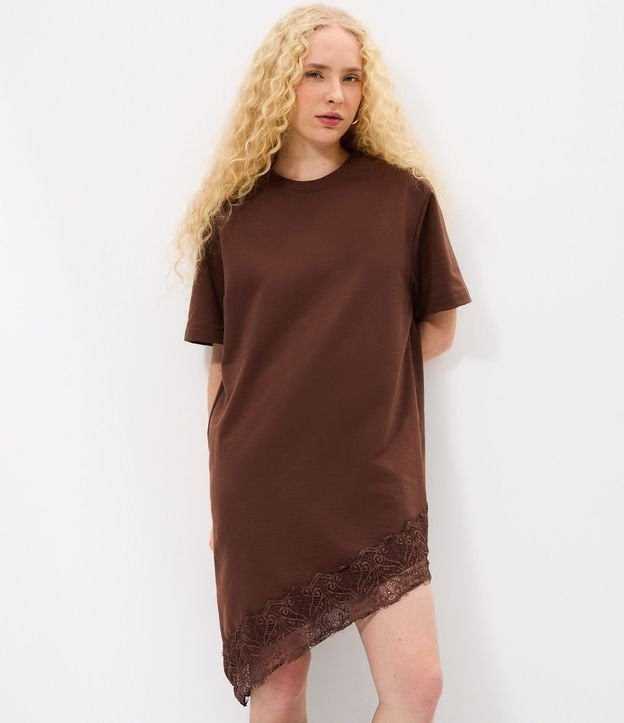 Vestido Corto en Algodón con Bajo de Encaje Asimétrico 2