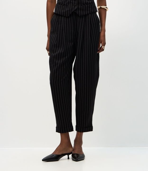 Pantalón Carrot Sastrería con Estampa Rayada 3