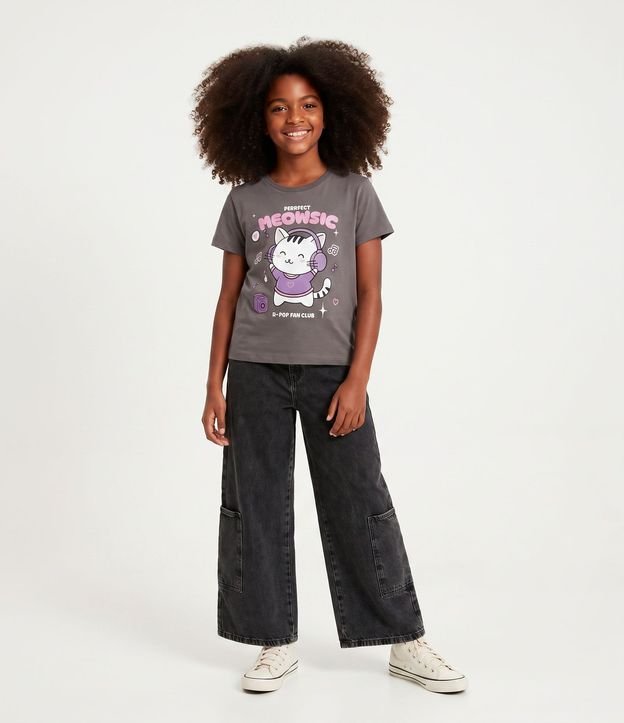 Remera Regular Infantil con Estampado de Gatita con Audifonos - Talle 5 a 16 años