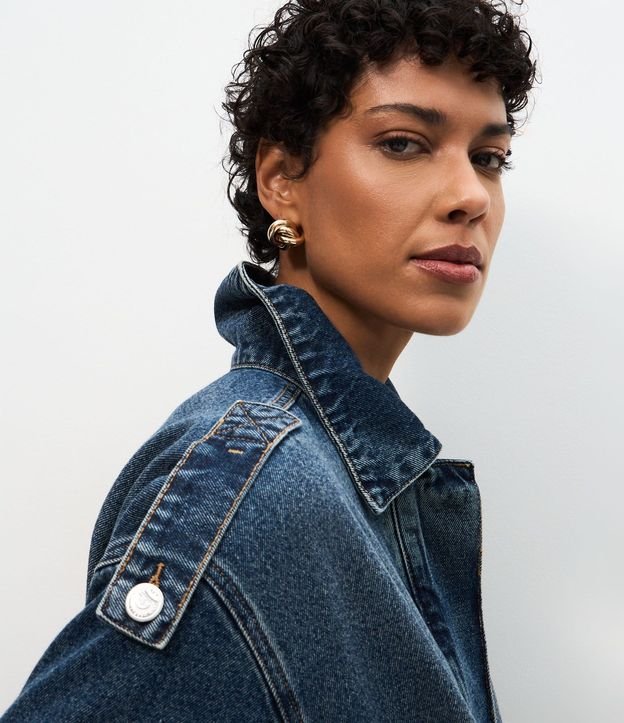 Campera Bomber en Jeans con Recortes Balonê y abotonado 3
