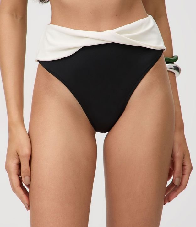 Bikini Bombacha Hot Pant en Microfibra con Estampado Color Block 2