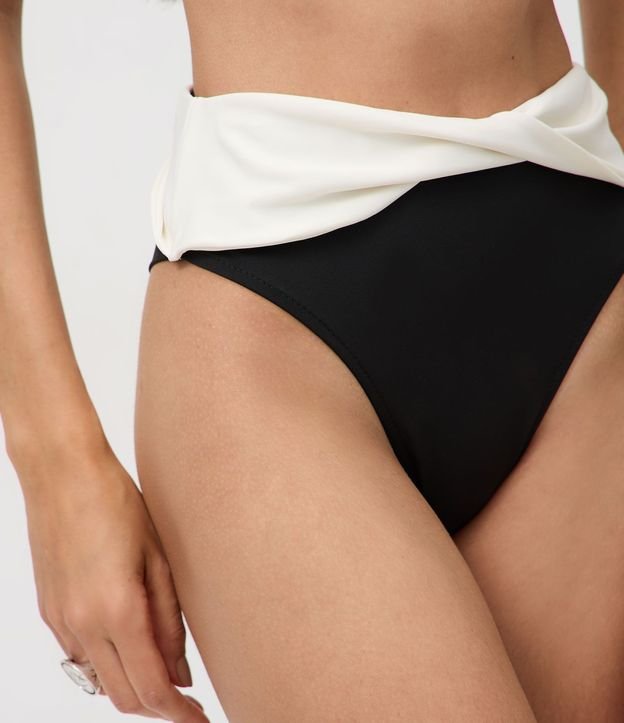 Bikini Bombacha Hot Pant en Microfibra con Estampado Color Block 3
