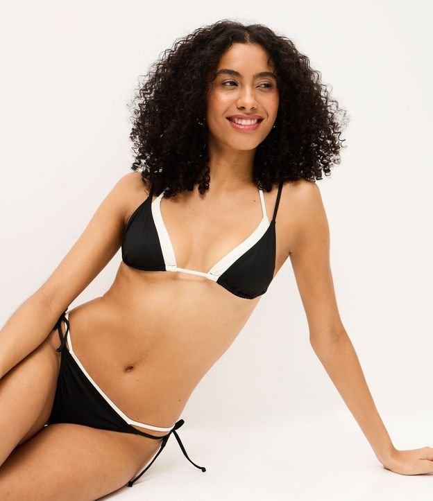 Bikini Top Triangular Fruncido Doble en Microfibra con Bies Contrastante 2