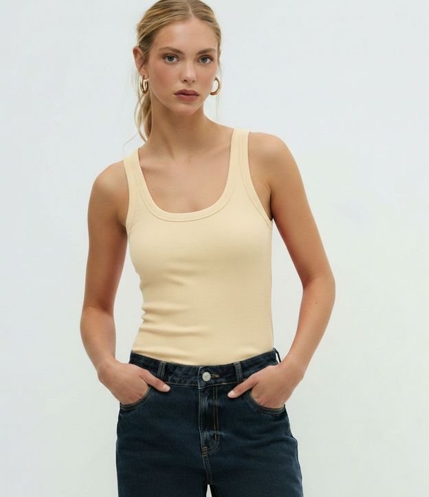 Musculosa Básica en Rib con Breteles Anchos