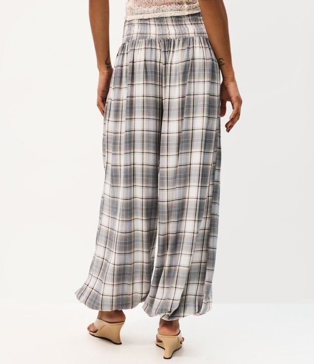 Pantalón Aladim en Viscosa de Cuadros Texturizada 4