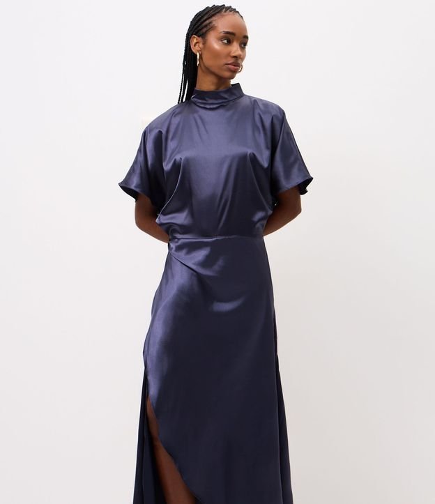 Vestido Satinado Asimétrico con Manga Corta