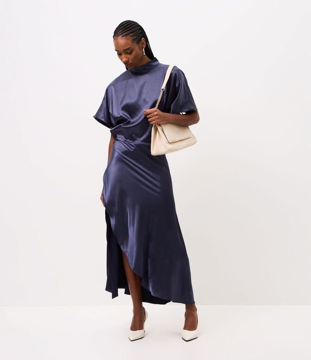 Vestido Satinado Asimétrico con Manga Corta 2