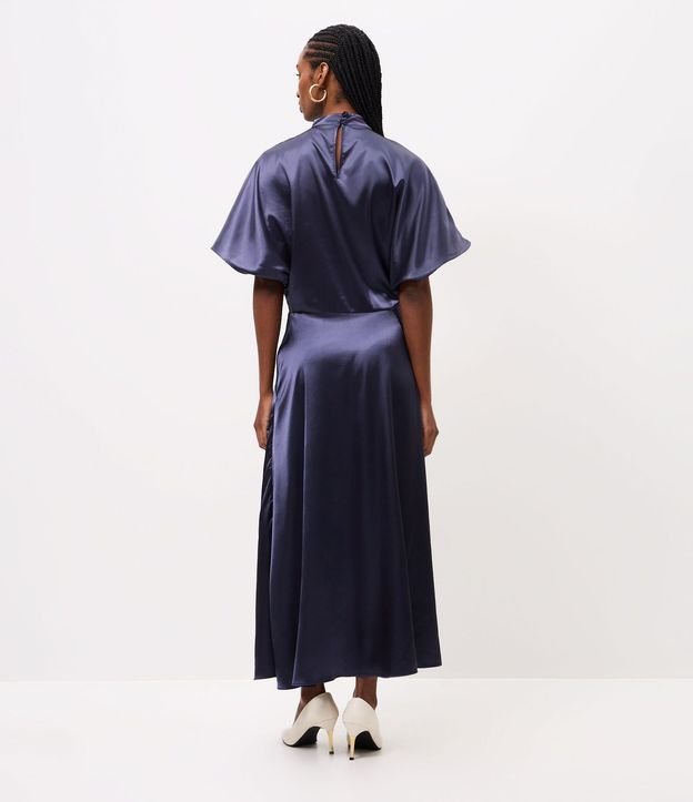 Vestido Satinado Asimétrico con Manga Corta 4