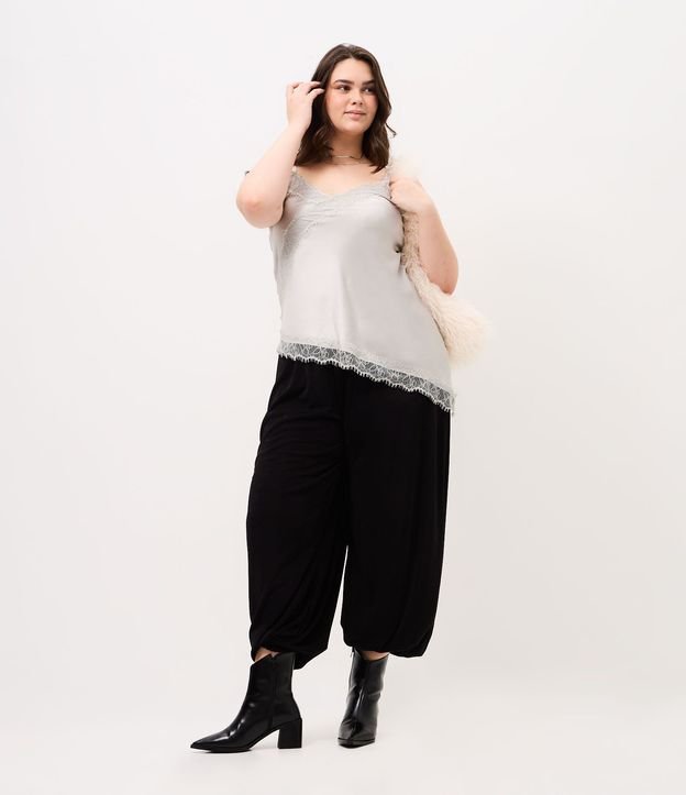 Blusa Alargada en Satén con Encaje Curve & Plus Size 2