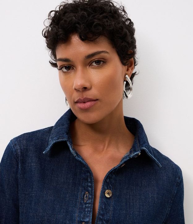 Camisa en Jeans con Botones y Puños Alargados 3