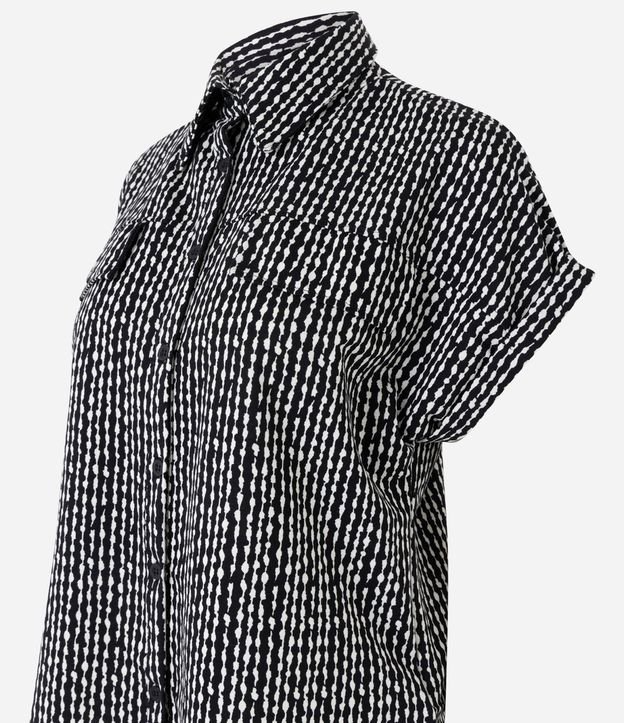 Blusa en Piquet con Estampado Abstracta y Cierre por Botones 6