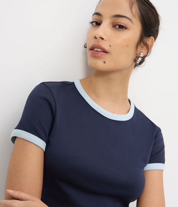 Blusa Baby Look con Mangas y Cuello Contrastantes 3
