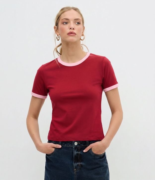 Blusa Baby Look con Mangas y Cuello Contrastantes