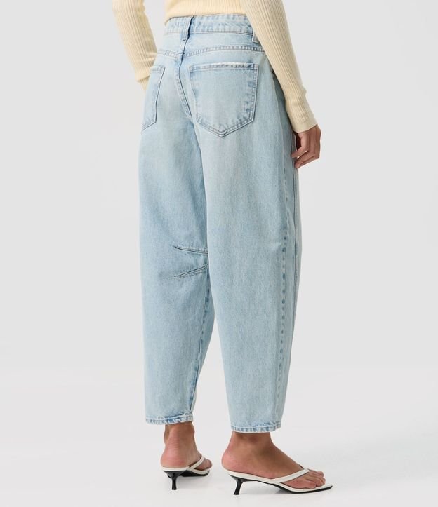 Pantalón de Jean Ballon con Lavado Claro 4