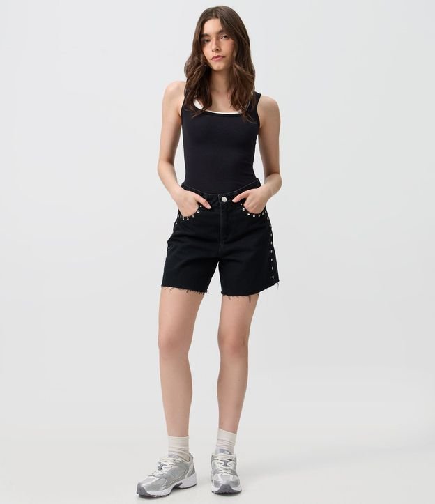 Short Midi en Jeans con Cintura Mediana y Tachuelas 2